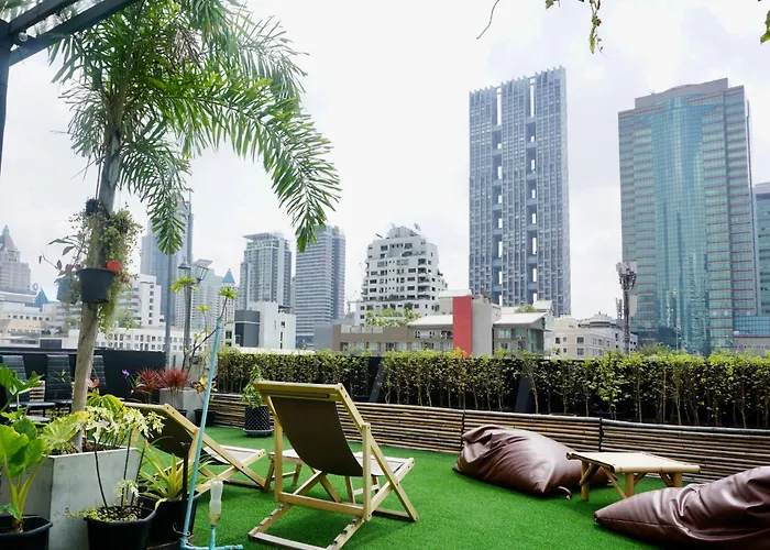 Hash With Unique Chill Design At Silom Soi 3
